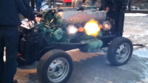 Sinistro o funcionamento de um motor de tanque de guerra Rolls-Royce Meteor. Créditos: canal Johan Christersson | Só Pesados