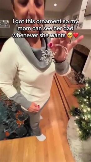 675 reactions · 43 shares | Let's create new Christmas traditions together  ​​Add any photos to your decorations  They're so beautiful https://miuwiy.com/product/pergifts | Miuwiy shop | Facebook