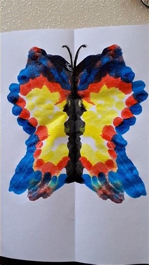 Butterfly 🦋 🦋 🦋 Painting Hack! #art #butterfly #paintingtutorial #hack #paintingideas #shorts