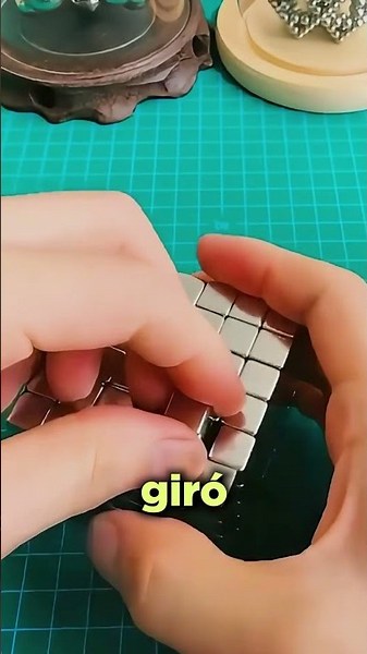 This is how to solve a magnetic Rubik's Cube
