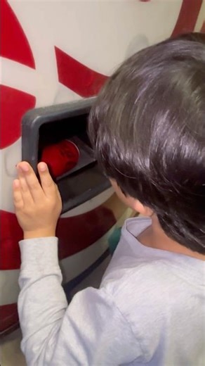 Coca Cola vending machine #cokezero #zerosugar