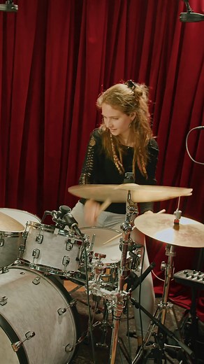 #transition #deeppurple #blacknight Deep Purple Thank you to the amazing band: @ronniegrace, @sofieveie, Marius Holland and Nils Neumann. All audio and video production by Nils Neumann. | Sina-Drums