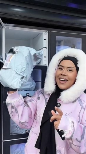 A vending machine full of LOST packages 😳📦??!!