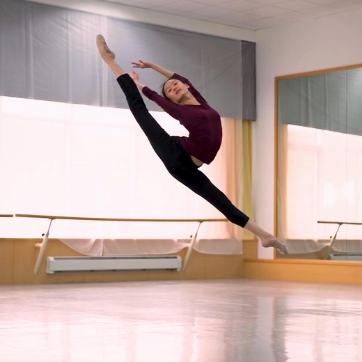 21K views · 1.8K reactions | The Firebird (a back-of-the-head kick) is an artistically versatile move in many dance forms today. But did you know it actually originated from Classical Chinese Dance and has a history of over a thousand years? | Shen Yun Zuo Pin | Facebook