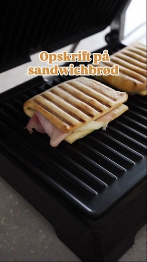 46K views · 130 reactions | Mangler du nogle sandwichbrød til fryseren? Disse kan bruges både til sandwich og toast/panini  De er så nemme at lave! Du kan finde min opskrift lige her: https://www.onekitchenblog.com/sandwich-klapper/  | One Kitchen - A Thousand Ideas | Facebook