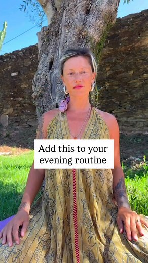 This is a wonderful breathing technique to active the parasympathetic nervous system, perfect to to on an evening to calm negative thought patterns 🌺🪶😀 Comment TUBE for my latest YouTube video on becoming the observer of the negative mind 👇 . . . #kundaliniyoga #breathworkhealing #breathwork #breath #kundalini #mindset #neutralmind | North&Soul