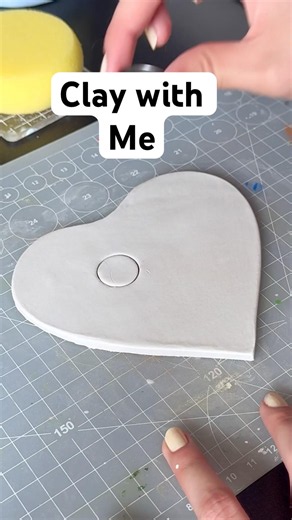 DIY button trinket dish made with air dry clay #airdryclayideas #clayideas #diy #clay