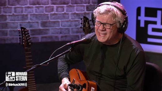Steve Miller Plays an Amazing Live Acoustic Version of 'The Joker' on 'The Howard Stern Show'