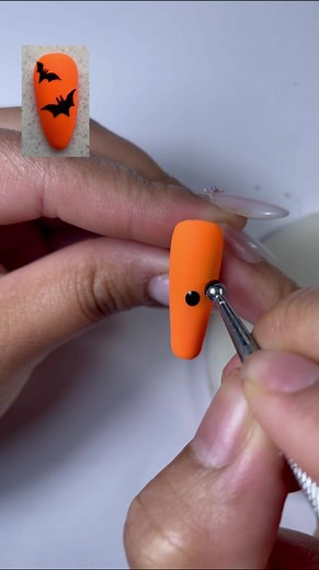 Halloween nails 2023 🦇 Here is quick and easy way to draw bat. #halloweennailart #nailtutorial