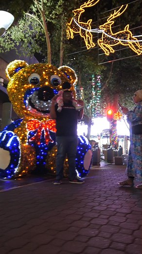 As we're heading closer to Christmas, the magical lights at Melrose Arch bring all the festive feels, joy, happiness & magic! #DestinationChristmas #OnlyatMelroseArch #Christmaslights | Melrose Arch