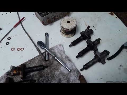 Part 2 - 1980 Ford 340 diesel tractor injector replacement job...think it's actually a 1981 340A.