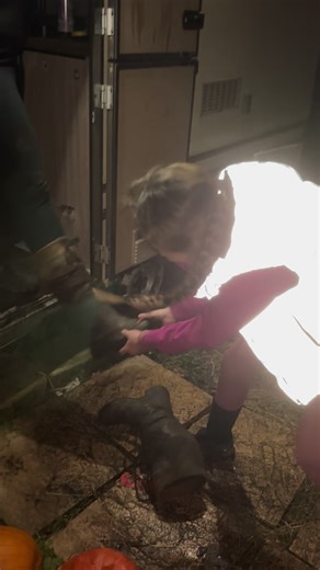 Another funny not getting boots off Sunday 🤣🤣 @𝒶𝓃𝓃𝒾𝑒.𝓍.𝓍🤍 @Dior 🫶🏽🤍 #domsequine #funny #equestrian #horsesontiktok #tik_tok #treanding #humbling #horsegirl #horseriding #equestriansoftiktok #horseriding