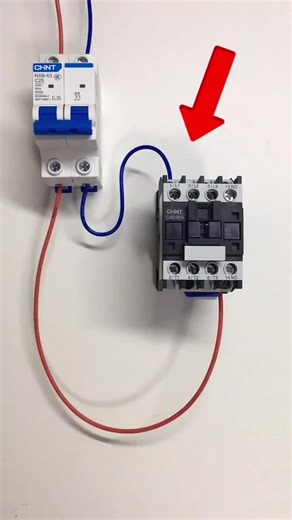 Self-locking contactor control circuit explained step by step ⚡ Learn how to wire A1 and A2 coil terminals, connect NO auxiliary contacts (13–14), and use start/stop push buttons for electrical self-holding control. Perfect for beginners in electrical engineering, motor control, and industrial wiring. Start, stop, and maintain contactor operation safely and efficiently. #ElectricalEngineering #Contactor #ControlCircuit #MotorControl #industrialwiring