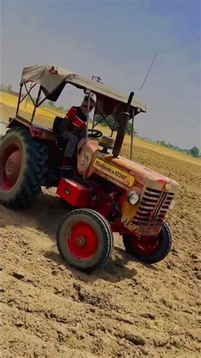 Mahindra tractor pulling heavy harrow #shorts