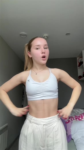 Hot Girl Morning Routine: Skincare, Makeup, Wellness Habits