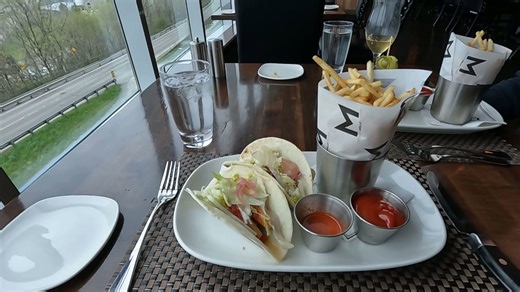 Niagara Falls loft suite tour: Marriott Fallsview Hotel review & stunning views!