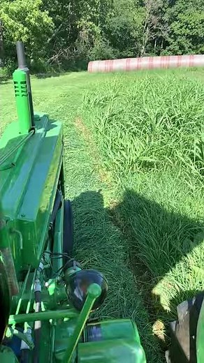 John Deere 1952 B and No. 8 sickle mower in slow-motion August 2020