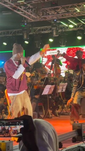 Pulse Nigeria on Instagram: "@kashcoming delivering an amazing performance. #DapperLive #TrenchSymphony #TrenchSymphonyOrchestra @dapper.live @dappermusic.ent"