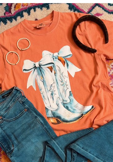 🧡 The perfect tee for riding down the back roads at night! #boots #cowgirl #country #south #graphictee