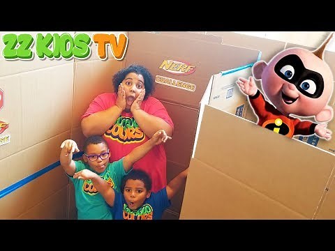 INCREDIBLES 2 GIANT BOX FORT MAZE CHALLENGE! ZZ DAD VS GOO GOO MOM