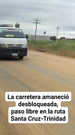 LEVANTAN BLOQUEO EN SAN JULIAN La carretera Santa Cruz Trinidad amaneció desbloqueada. Los movilizados levantaron la medida indicando un cuarto intermedio por las actividades del aniversario de San Julián. Movilizados señalaron que se reunirán para definir si retoman el bloqueo el fin de semana o asumen otras medidas de presión. #sanjulian #santacruz