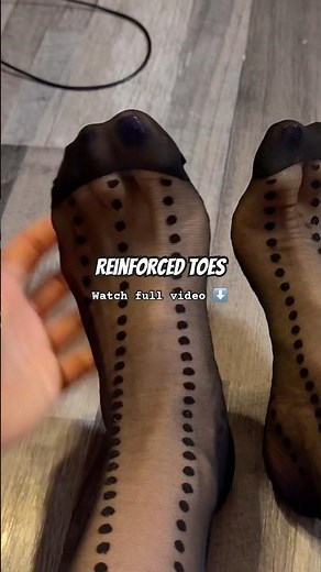 Nylons toes closeup! Black reinforced stockings pantyhose tights feet girl