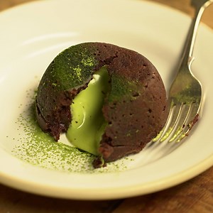 550K views · 1.6K reactions | Chocolate Matcha Lava Cake! Give the...