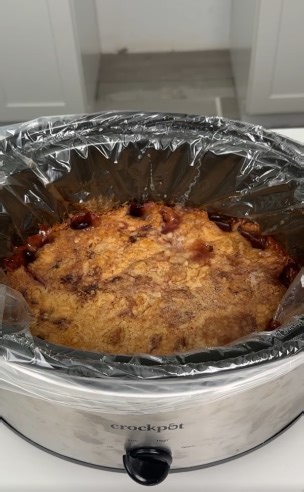 This crockpot dessert cooks itself and tastes incredible