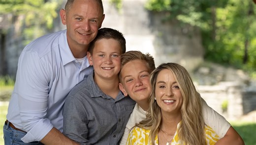 Outdoor Family Portraits: Lighting and Location Essentials