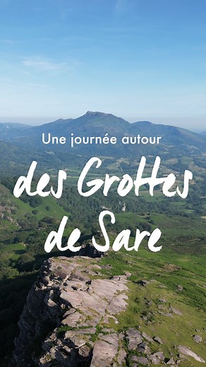 On te propose une journée autour des Grottes de Sare … Rando, resto et balade dans les grottes 😍 Consulte notre article ici : https://bit.ly/GrottesDeSare Ces grottes étaient occupées durant la Préhistoire, tu vas pouvoir visiter la première maison de Sare 😉 À l’intérieur, tu découvriras l’impressionnant travail de l’eau qui a sculpté la roche et les galeries c’est un spectacle saisissant de formes et de couleurs, évoquant un monde mystérieux et enchanteur. #sare #paysbasque #grottesdesare #ba