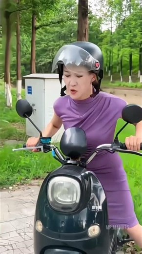 Garbage Boy vs Scooty Girl – A race of misunderstandings!