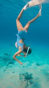 She found a fishing line going underground | Beauties of the Ocean