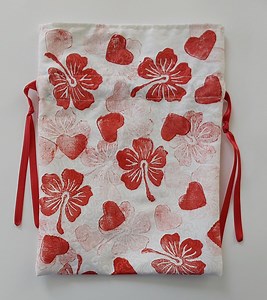 Handmade Red Hibiscus Fabric Gift Bag: Stamped Cotton Drawstring Pouch (7x9)