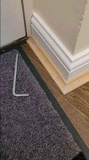 Installing some solid oak scotia skirting beading B@Q DIY