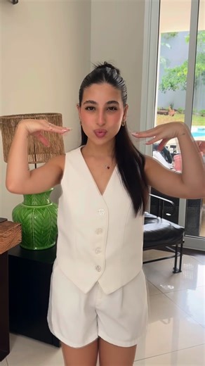 taby on Instagram: "Maquiagem em tempo recorde. Mesa protegida em tempo absurdo 🤩 @abcfilm.oficial vocês são incríveis!!!!"