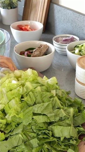 How to Quickly Chop Romaine Lettuce 🥬
