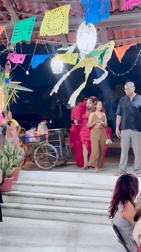 Henry Carrera Oficial on Instagram: "Yo soy una mujer de Carne y hueso 🤭 Hoy Sabadito de Mariscos en @eljacaldemarimar Show 5 pm y 7 pm Vestido; @soy_nebula"