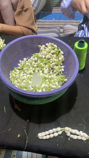 Floral Arrangement Preparation: Step-by-Step Guide