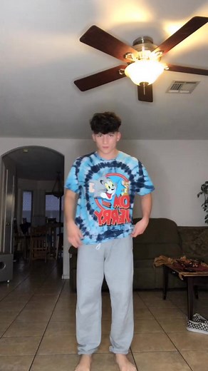 Look at what I can do with my feet 🦶😂