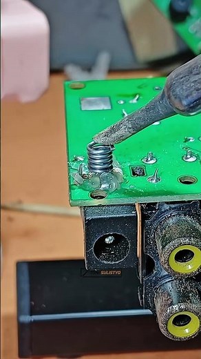 remove dc socket tips #pcb #component #tecnician #reworkstation