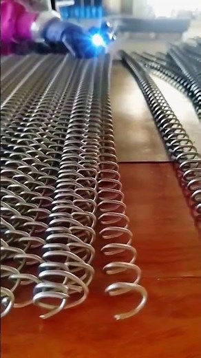 Wire spring mesh making process- Good tools and machinery make work easy
