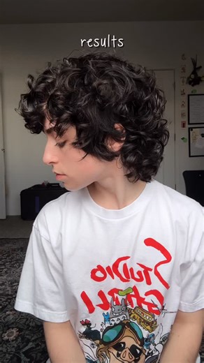 Addison Grace on Instagram: "finally telling the world my secrets aka my curly hair routine shouts out to @brooklynkate.hair for the constant help and love hehe #lgbtq #curlyhair #grwm"