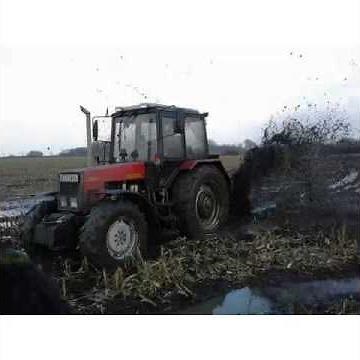 Traktoros videók , képek Bakó Mariann