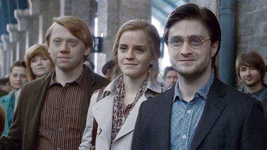 Harry Potter director reveals why a Cursed Child movie is “impossible” to make