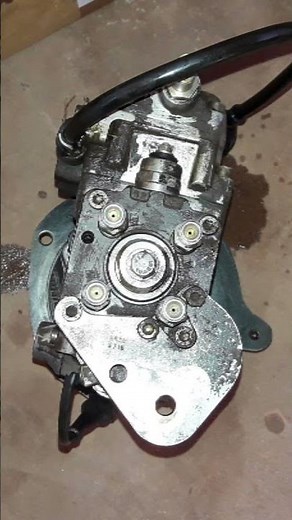 II Bosch diesel fuel injection pump II Fuel Inlet & Return Ports II High-Pressure Delivery Valves II