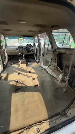 ROYAL CAR WASHING on Instagram: "Book your slot now. . . . .#royalcarwash #reelsinstagram #instagood #trendingaudio #viral #trendingsongs #trendingreels #trending #foamwash #washing"