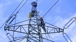 How the Power Grid Avoids Self Destruction During Failures