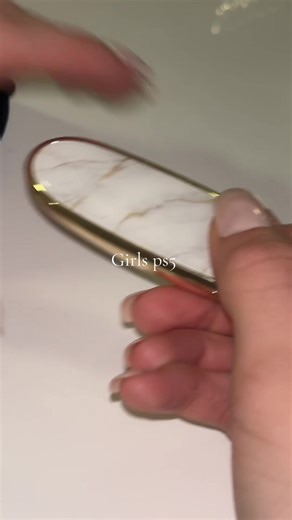 Guerlain Lipstick Review for PS5 Girls