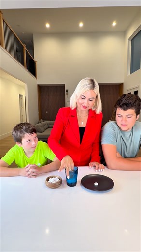 4.1K views · 24 reactions | #viralreelschallenge #viralvideochallenge #comedy #funnyvideos #humor #prank #viralvideos #family #fun #lol | RealTanya | Facebook