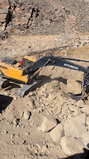 32K views · 2.5K reactions | #excavation #heavymachinery #hitachi #excavator #trendingreels #viral #instagood #explore #trending #instagram | Opt Yasir Parihar | Facebook